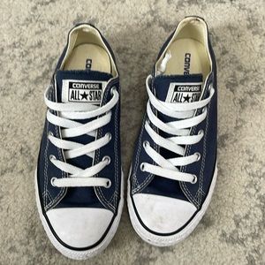 Navy blue converse💙